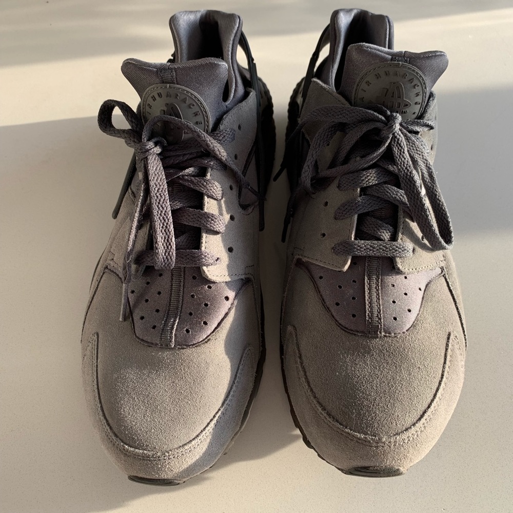 Nike Men’s Huarache Air Size 10.5 grey